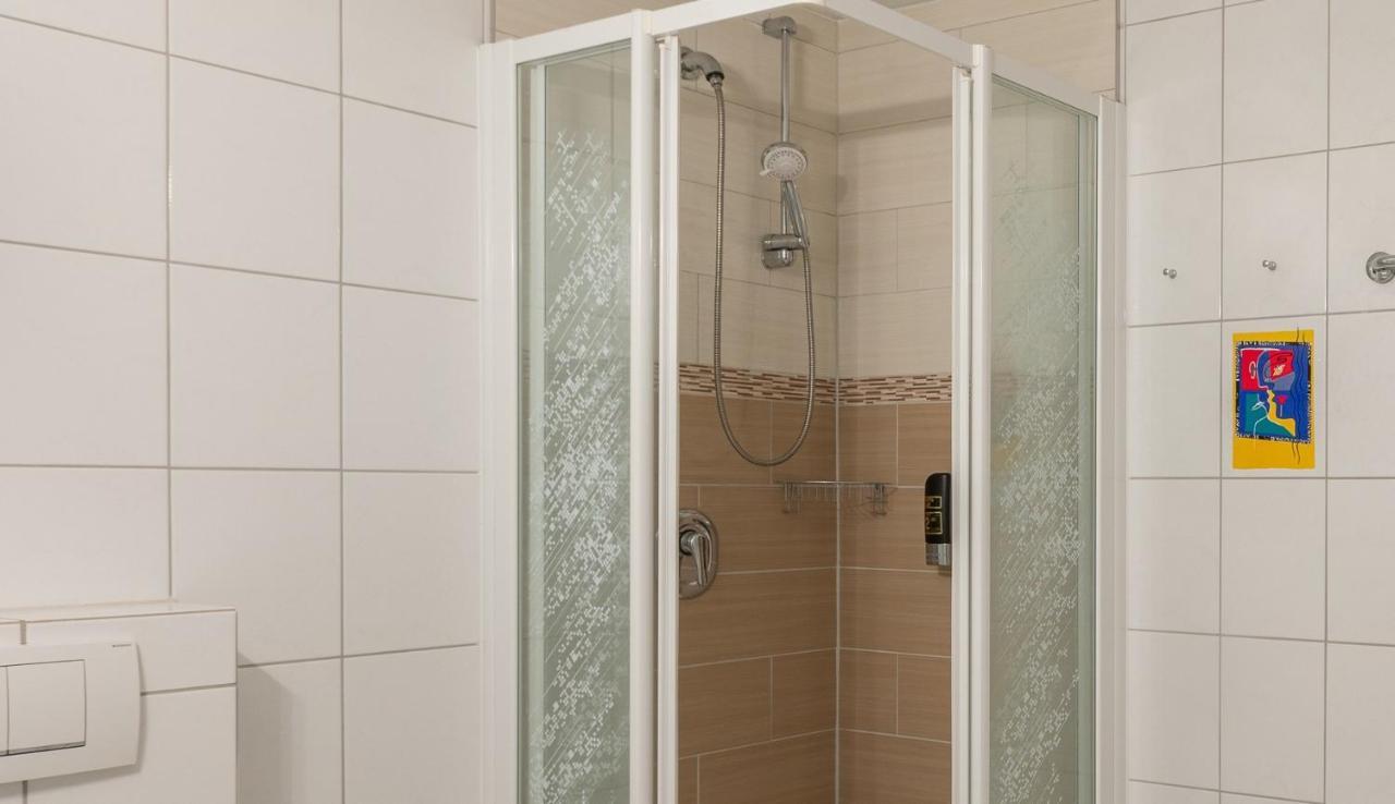 Hotel Am Wariner See 외부 사진