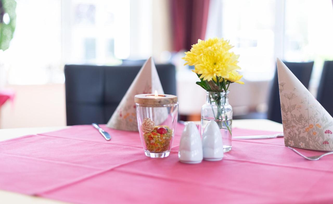 Hotel Am Wariner See 외부 사진
